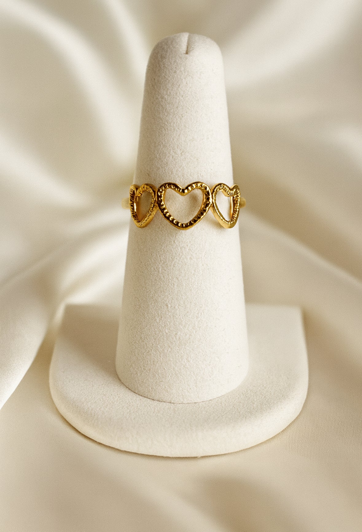 Open ring hartjes met motief