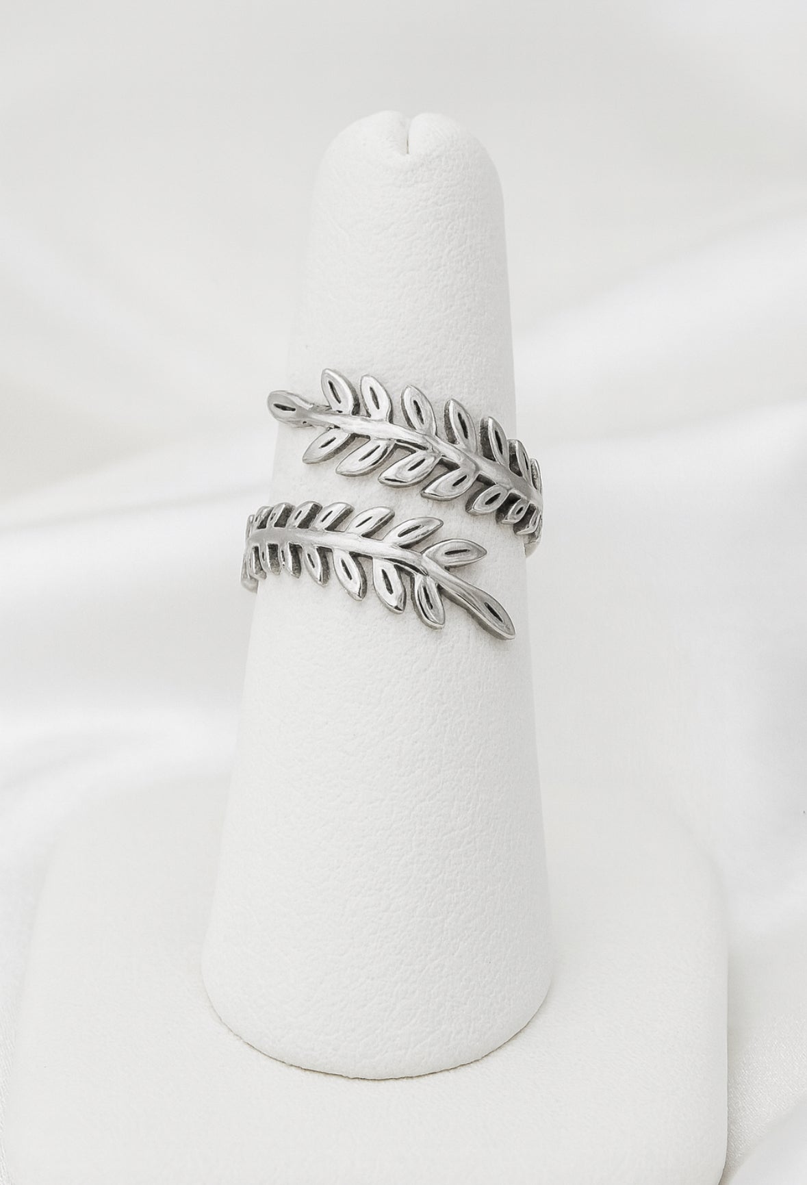 Open ring zilver twee blaadjes