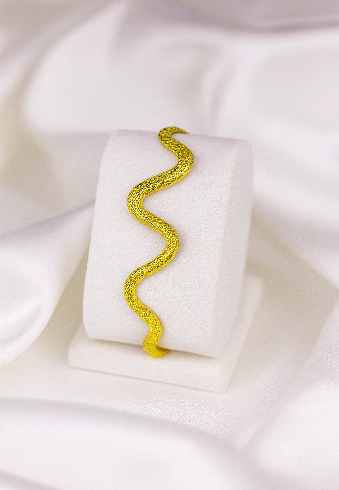 Open armband met motief goud