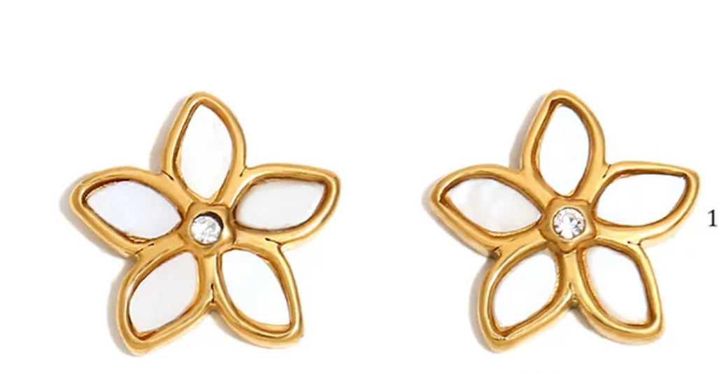 Studs witte bloemetje