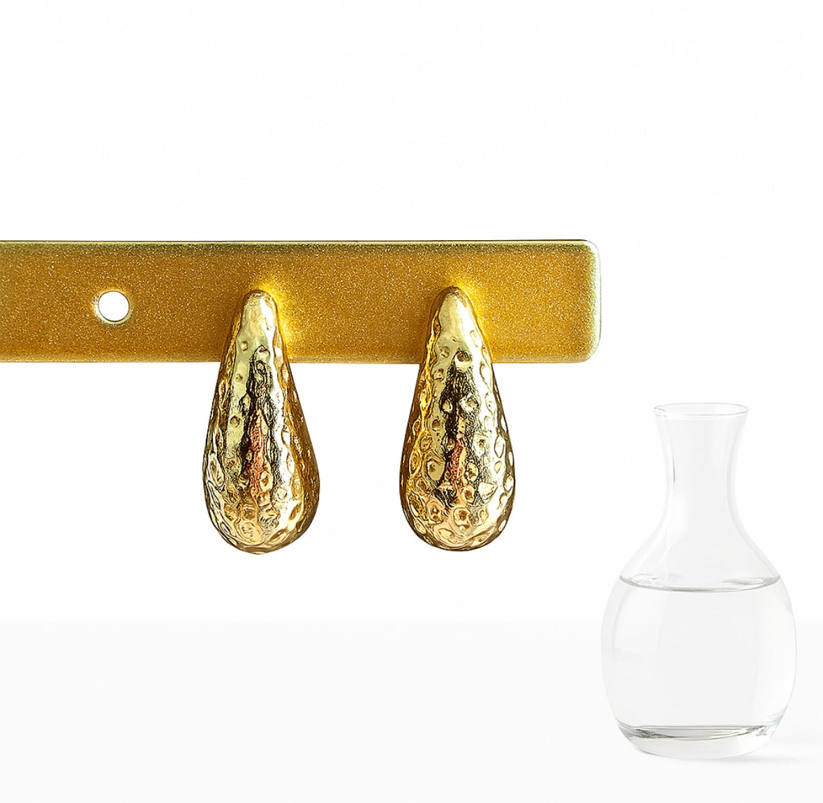 Gitta druppel oorbellen met motief klein