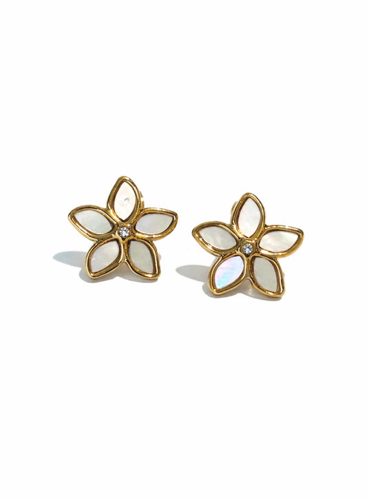 Studs witte bloemetje