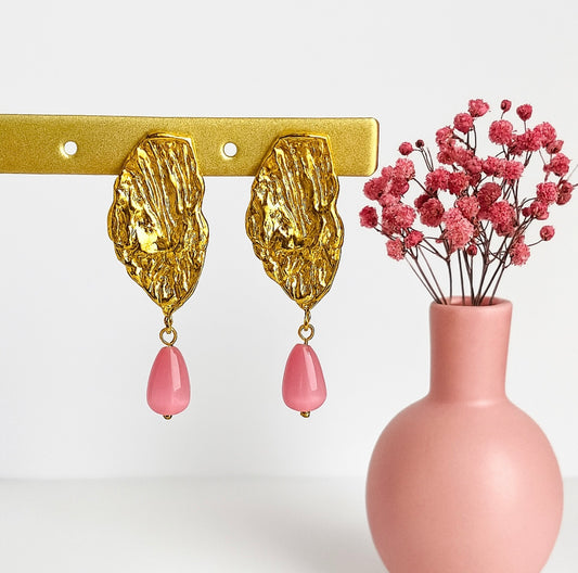 Vliender Vleugels met roze kralen oorhangers