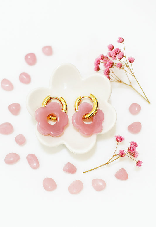 Ella Roza oorbellen met acryl bloemen