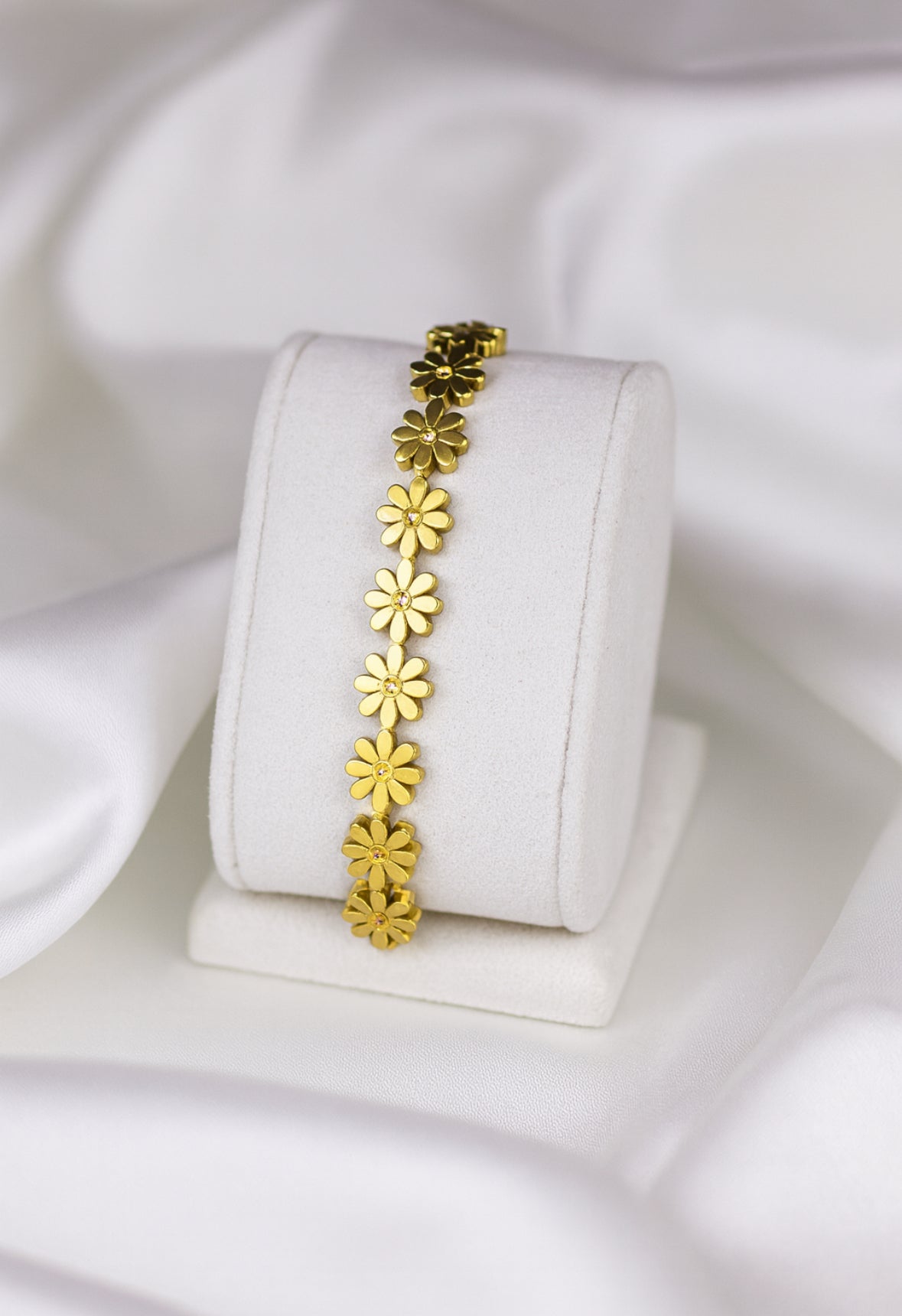 Gesp armband madeliefjes met steentje goud