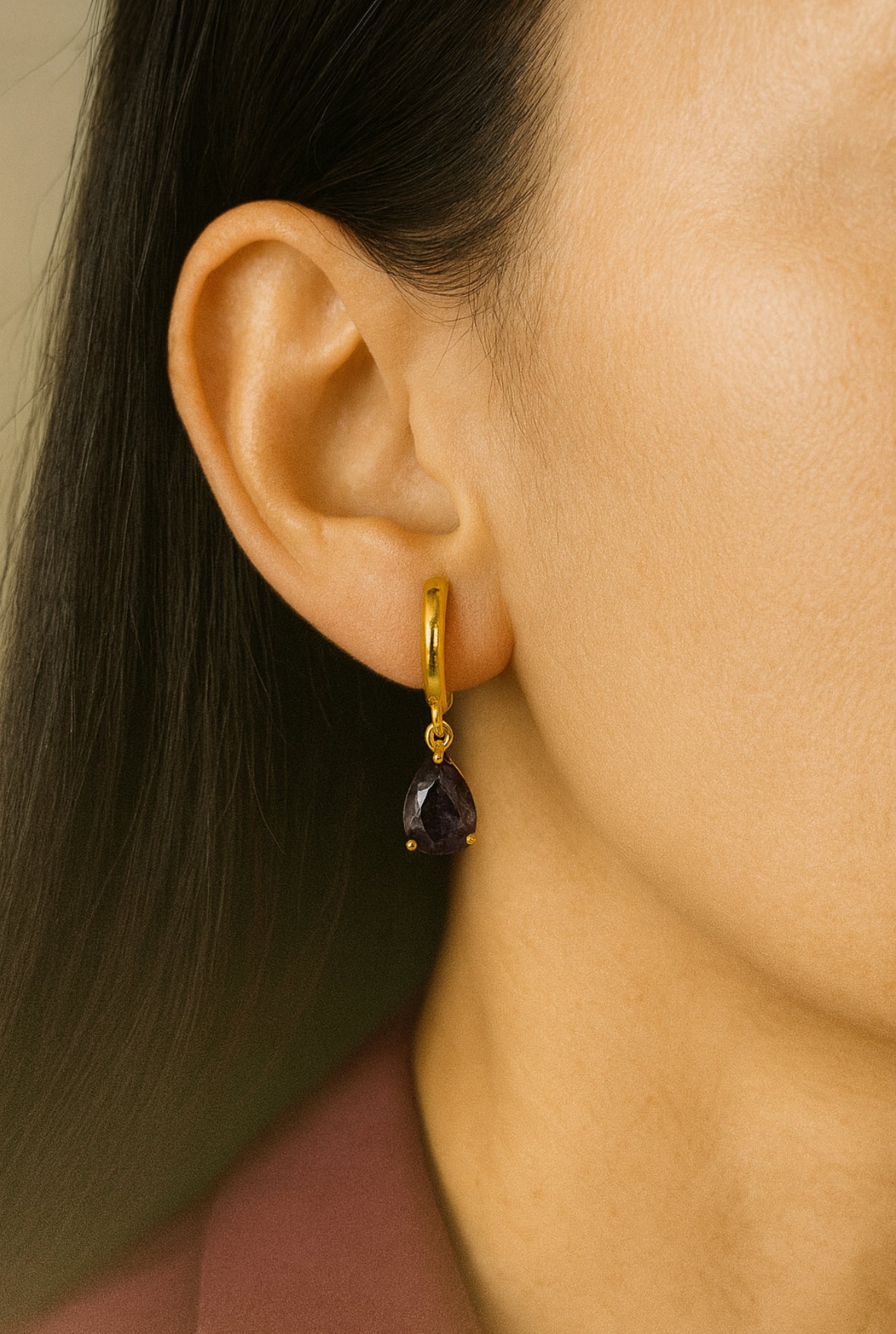 Lena Roxo oorhangers met zirconia steentje