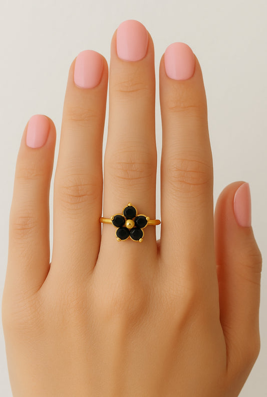 Open ring met zwarte zirkonia steentjes