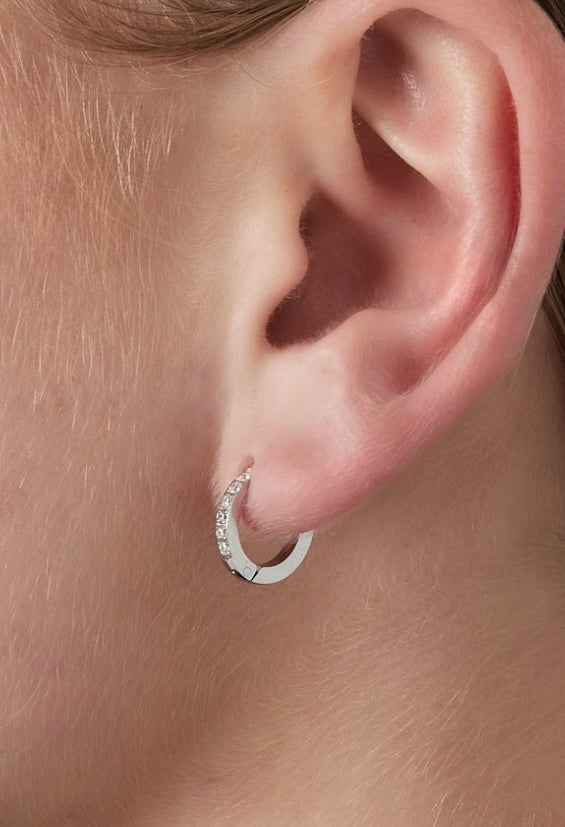 Oorringen met steentjes zilver