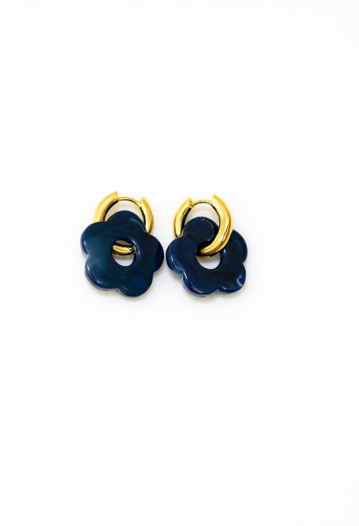 Ella Azul oorbellen met acryl bloemen