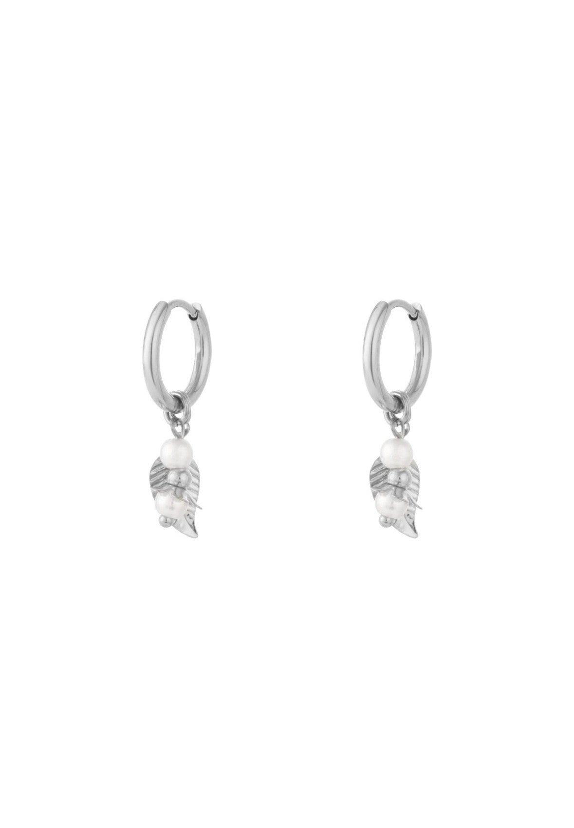 Oorringen met blad en parels zilver