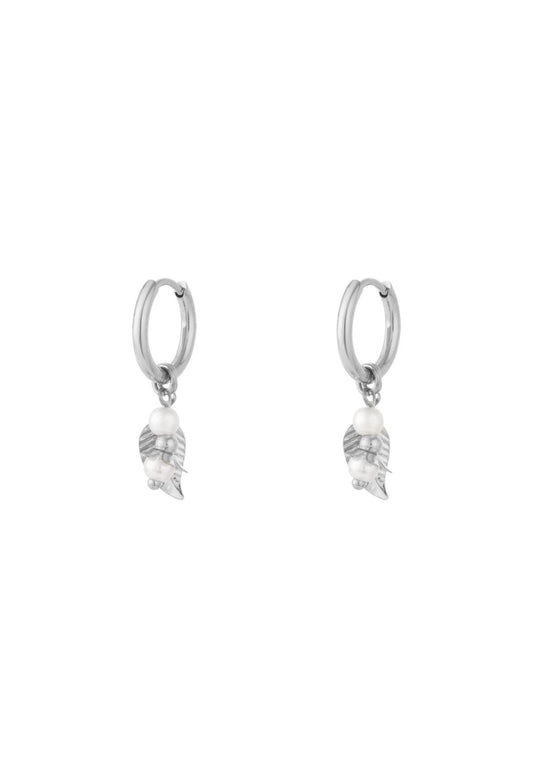 Oorringen met blad en parels zilver