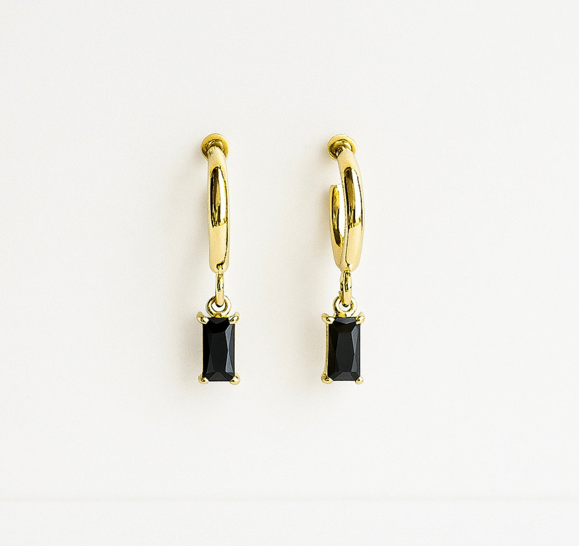 Nora Petra oorhangers