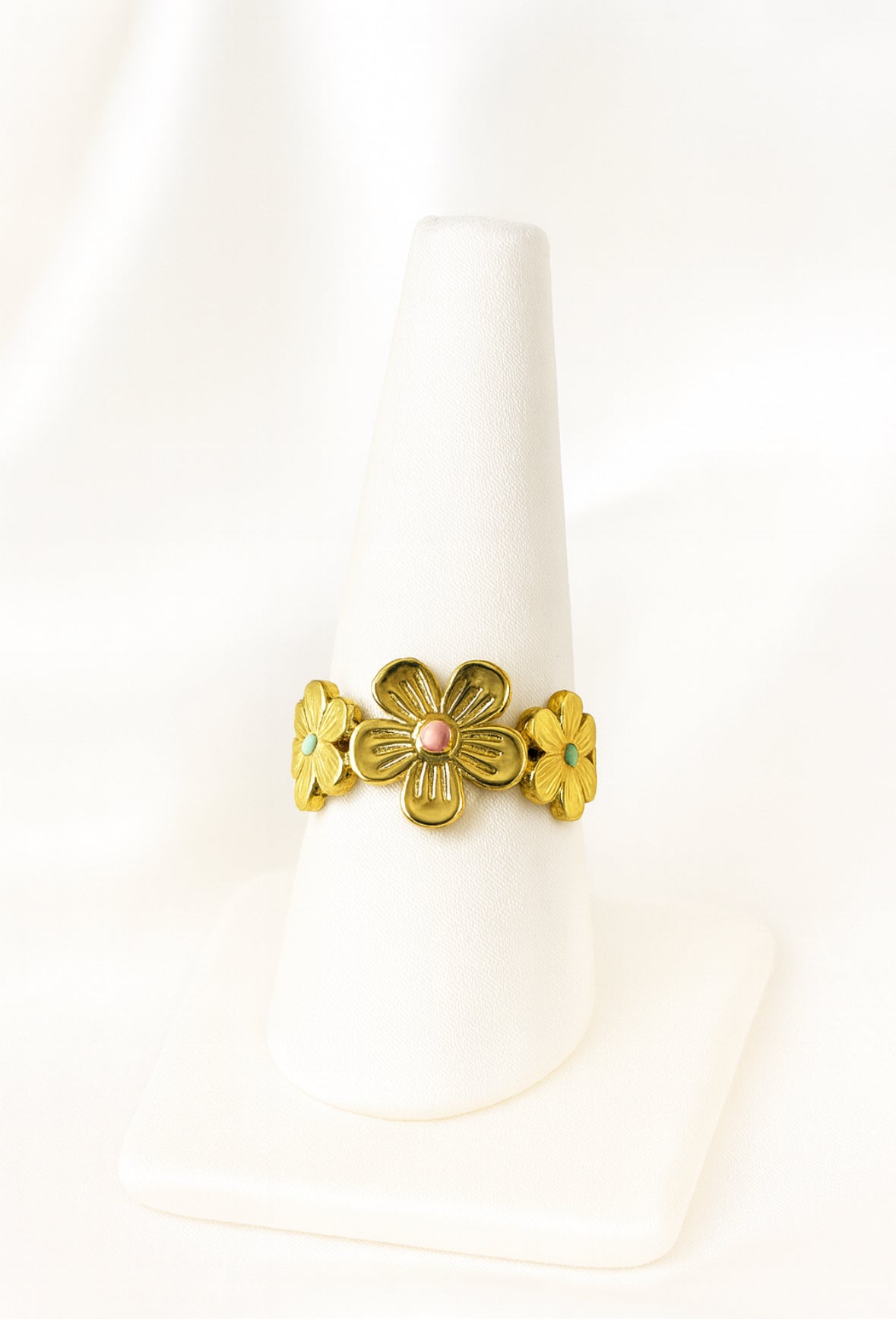 Vintage open ring bloemen met gekleurde kralen