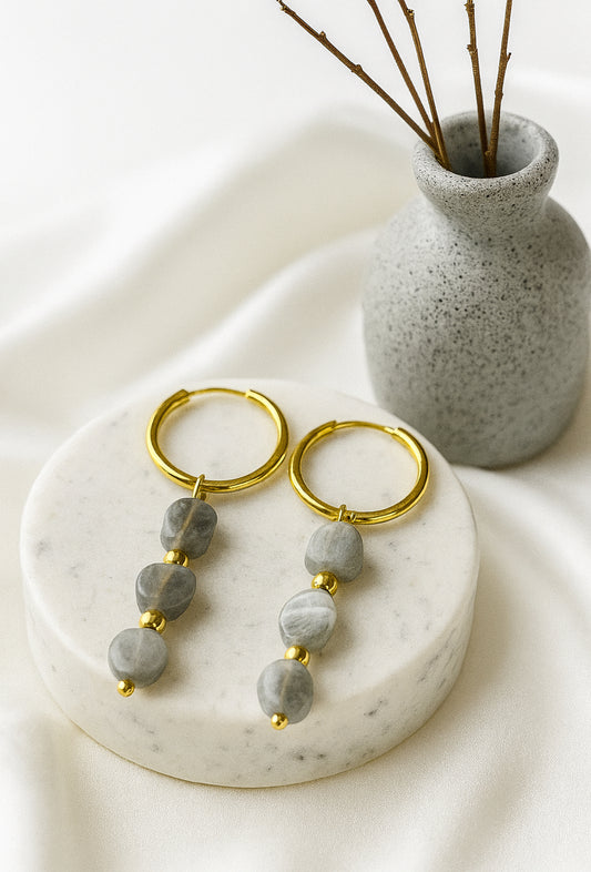 Zuzy oorhangers met labradoriet grijs