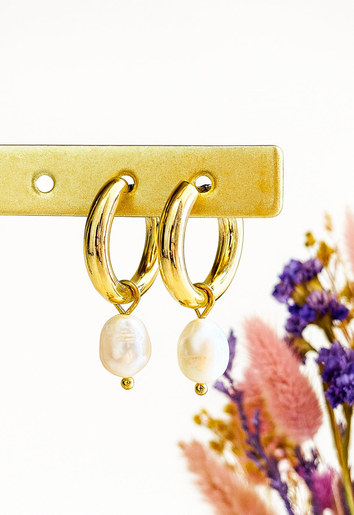 Bella Perola oorhangers medium